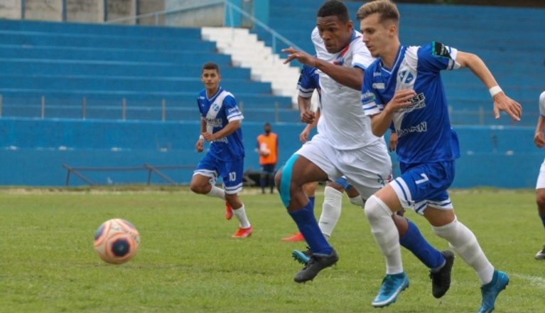Sub-20 do Taubaté joga por reabilitação 1