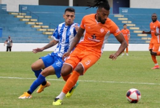 Taubaté empata e segue nas disputa por vaga 9