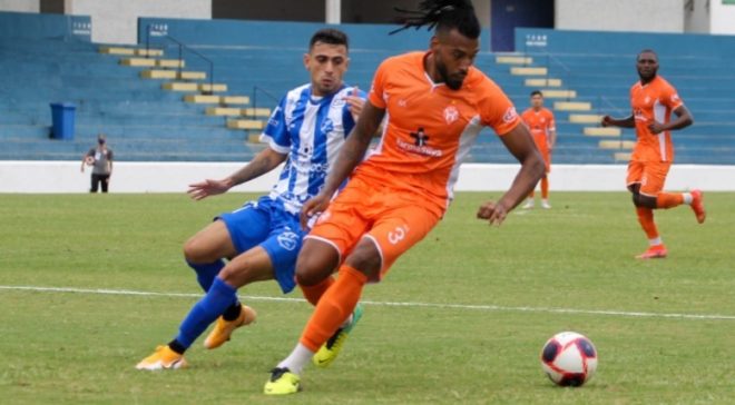 Taubaté empata e segue nas disputa por vaga 1