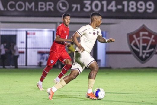 Taubaté contrata volante revelado na Bahia 1