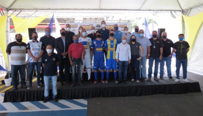 São José exibe uniformes e contrata mais um 1