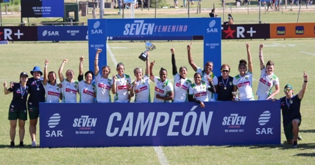 Seleção de rugby com jogadora joseense festeja 1