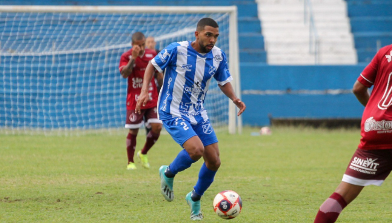 Taubaté confirma permanência de revelação 1