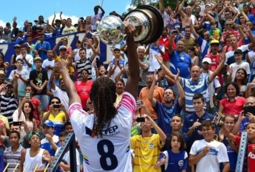 São José Feminino renova contratos e homenageia 5