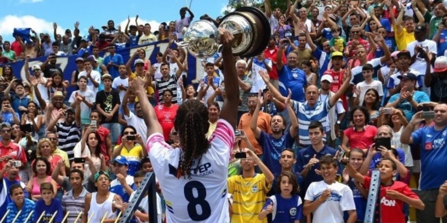São José Feminino renova contratos e homenageia 1