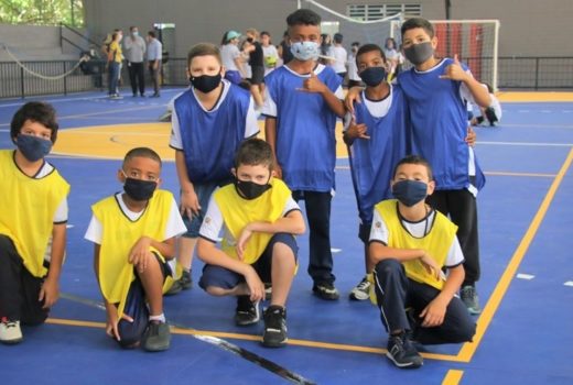 Quadra esportiva reformada agita a Fundhas 11