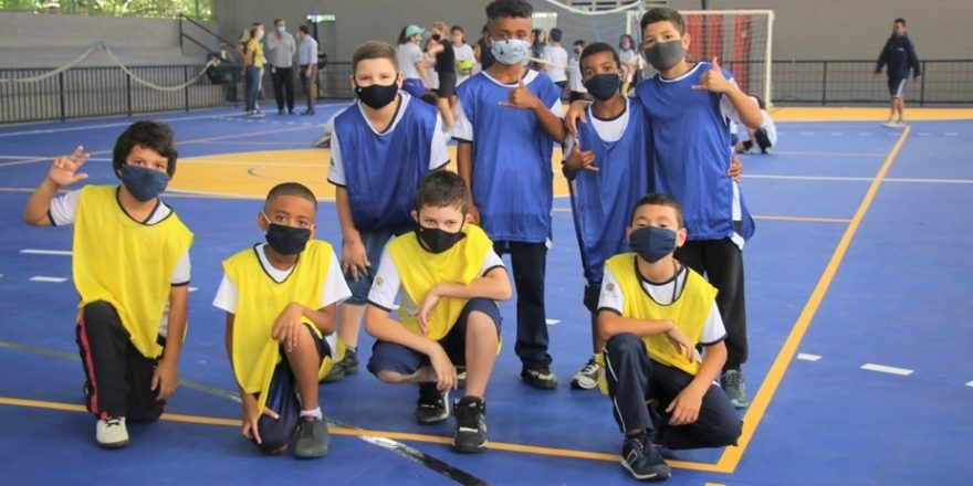 Quadra esportiva reformada agita a Fundhas 1