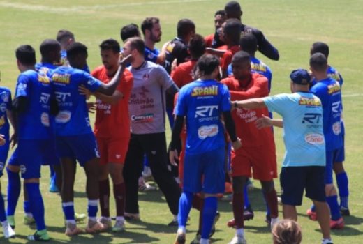 São José tem jogo-treino interrompido por confusão 1