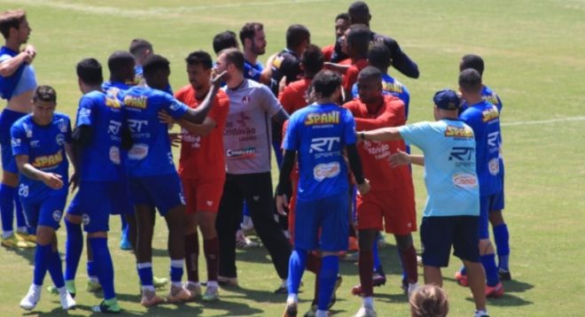 São José tem jogo-treino interrompido por confusão 1
