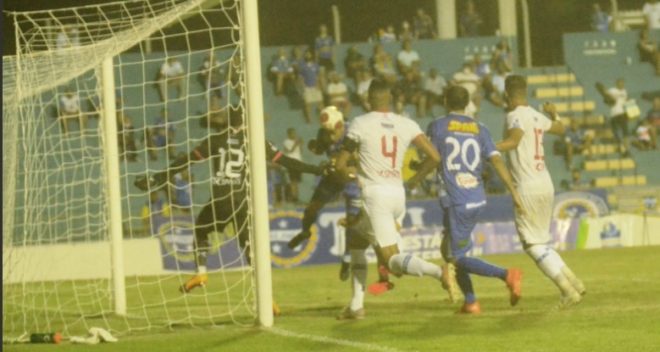 São José ataca para vencer e afastar crise 1