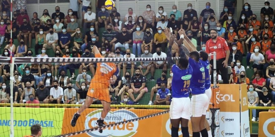 Vôlei joseense sente a força do visitante Cruzeiro 1