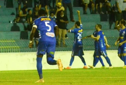 São José joga para tentar nova sequência positiva 6