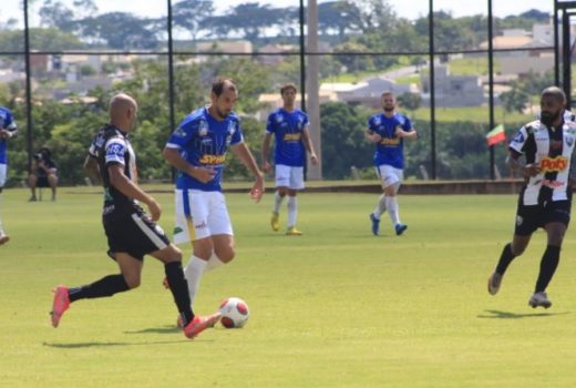 São José perde e tem série de vitórias interrompida 8