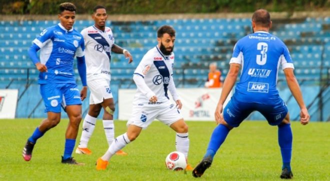 Taubaté perde em Sorocaba na estreia de técnico 1