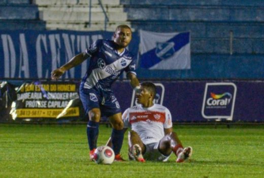 Taubaté quer desencantar na estreia de técnico 7