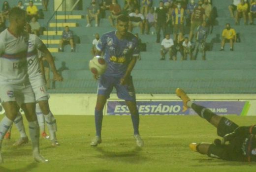 São José perde em casa e entra em crise 5