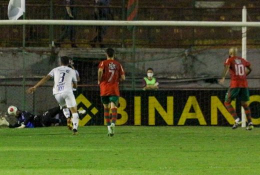 Taubaté defende permanência no último em casa 3