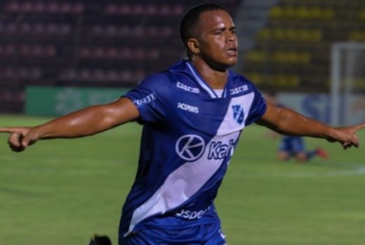 Artilheiro desencanta e Taubaté reage vencendo 3