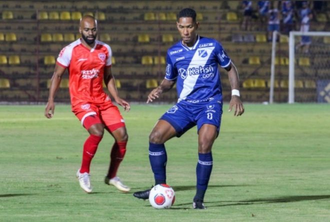 Artilheiro desencanta e Taubaté reage vencendo 2