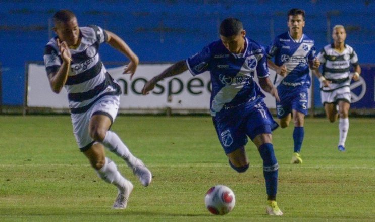 Taubaté empata e permanência segue ameaçada 1