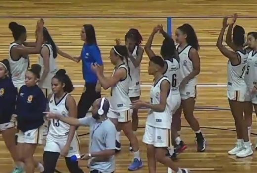 Basquete feminino joseense estreia com vitória 4