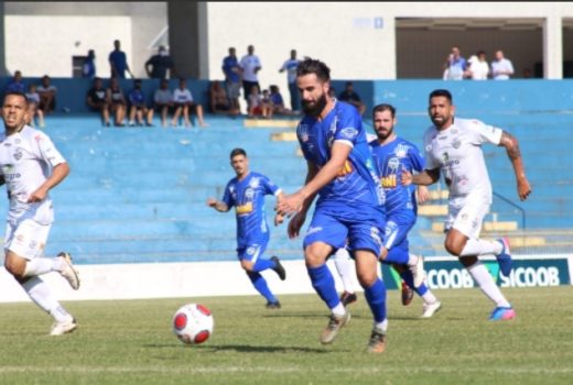 São José tem estreia de técnico contra o novo líder 6