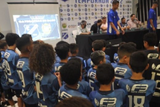 Taubaté apresenta categorias de base em evento 1