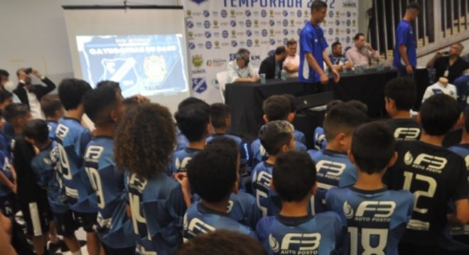 Taubaté apresenta categorias de base em evento 1