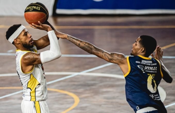 São José Basketball vence e assume liderança 1