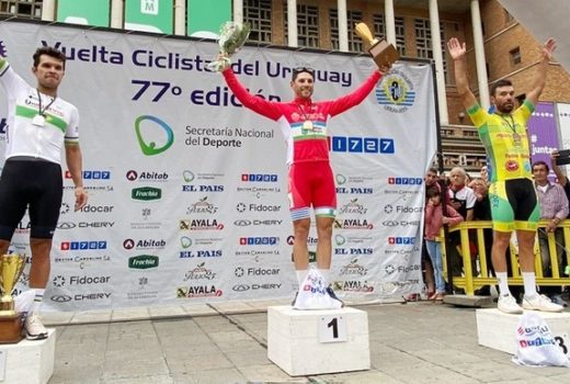 Ciclismo de Pindamonhangaba comemora no Uruguai 12