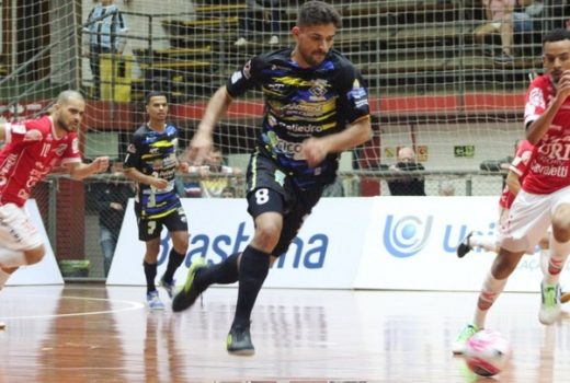 São José Futsal leva gols no final e perde no Sul 12
