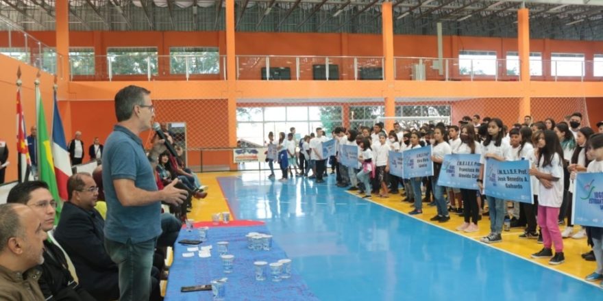Alunos de Guaratinguetá participam de competição 1
