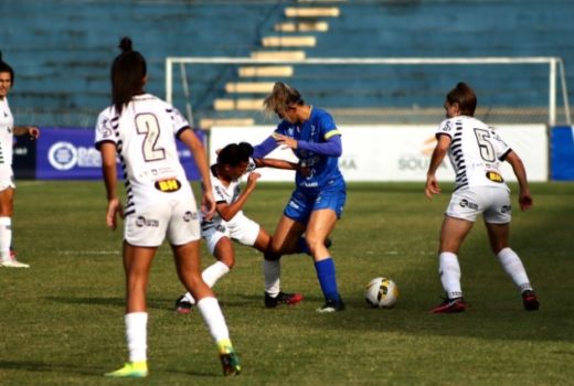 São José segue na zona perigosa do Brasileirão feminino 11
