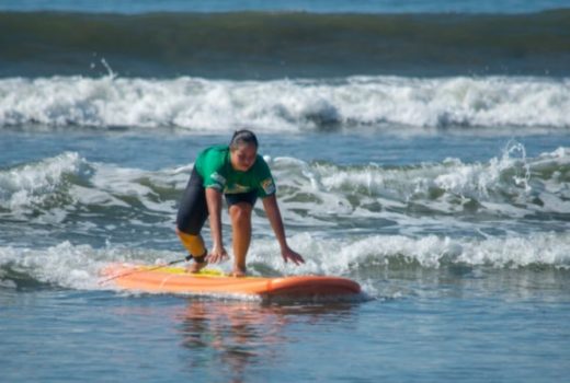 Ubatuba tem um sábado com aula de surfe adaptado 8