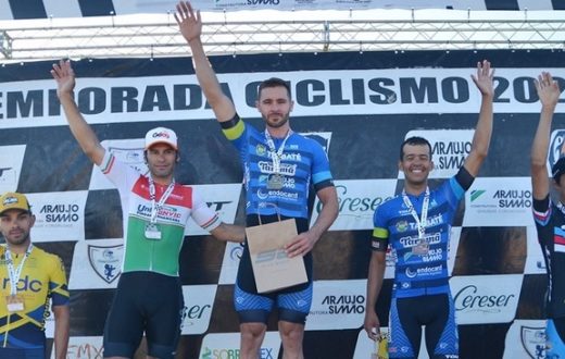 Ciclismo de Taubaté comemora vitória em casa 18