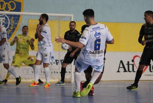 São José Futsal empata após virar durante confusão 7