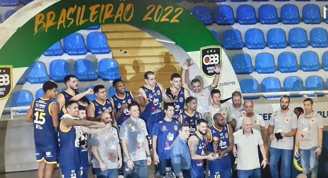 São José Basketball comemora título nacional 1