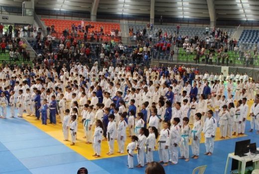Judô regional teve evento de feriado no Teatrão 4