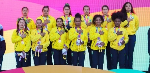 Meninas do rugby são campeãs na Argentina 9