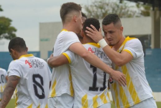 Joseense e Manthiqueira jogam fechando fase 10