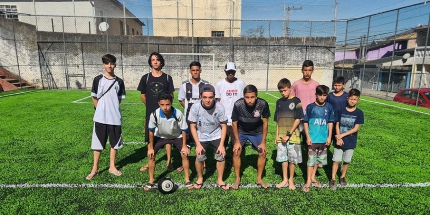 Grama sintética é uma atrações em praça esportiva 1