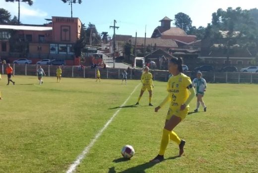 Taubaté espera tabela e São José goleia nos Regionais 1