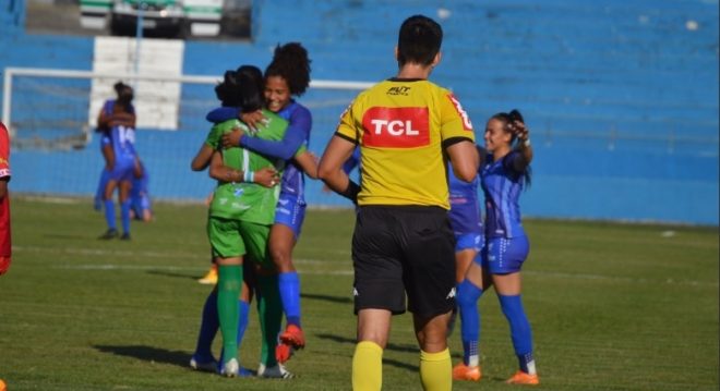 Taubaté vence outra e vai ao mata-mata do acesso 1