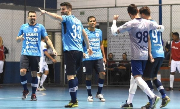 Futsal da região enfrenta paranaenses pela Nacional 1