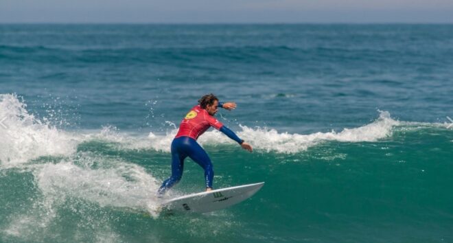 Surfista de Ubatuba garante festa em casa 1