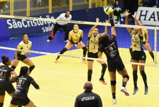 Taubaté Vôlei feminino estreia perdendo para o campeão 12