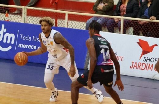 São José Basketball abre playoff com derrota 1
