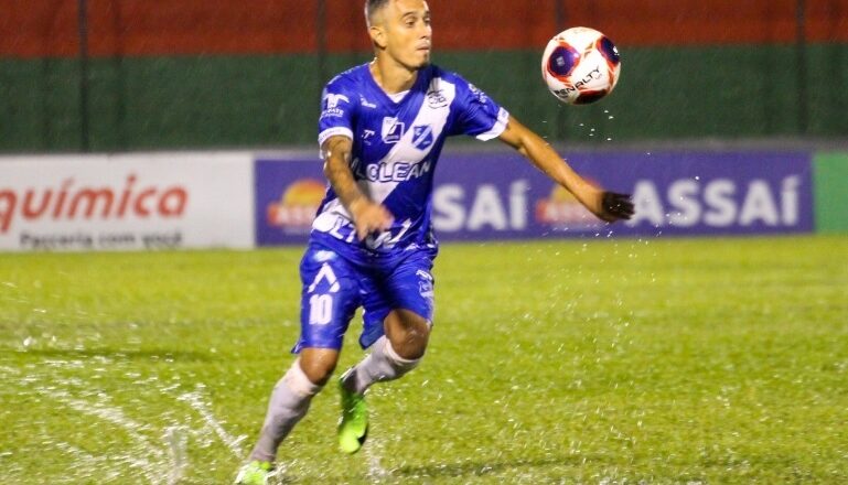Taubaté acerta volta de meia de passagem recente 1