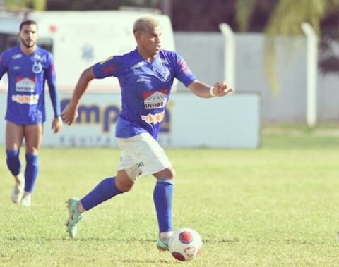 Taubaté aumenta lista de contratados com atacante 1