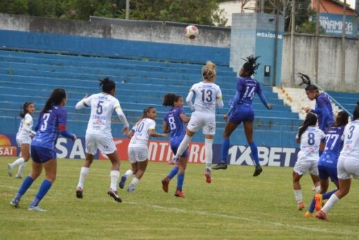 Taubaté e São José fecham fase no feminino 11